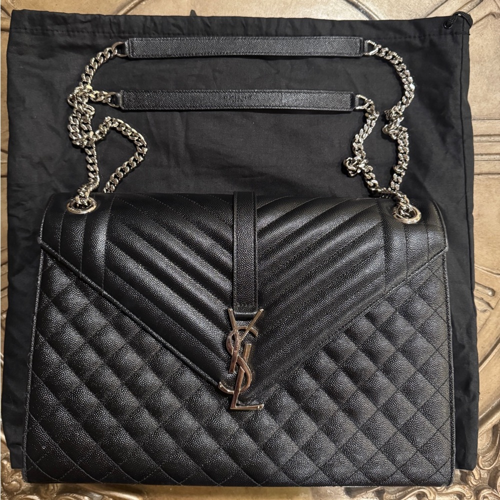Saint Laurent Pre-Owned
Classic Monogram Envelope Satchel